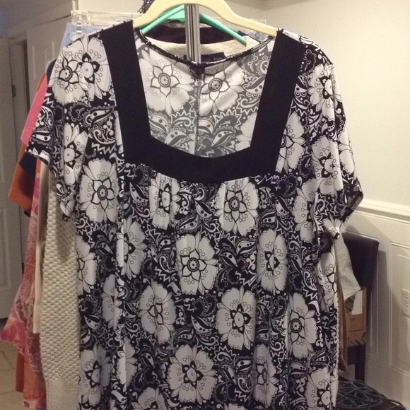 Tops - 2X top good condition